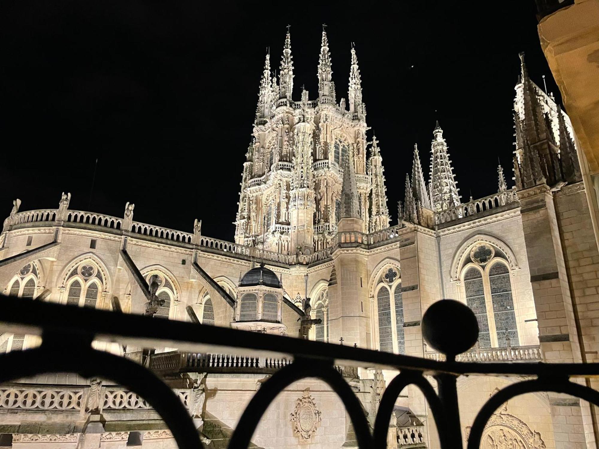 Contemplando La Catedral By Exclusive Burgos Apartments Exteriör bild